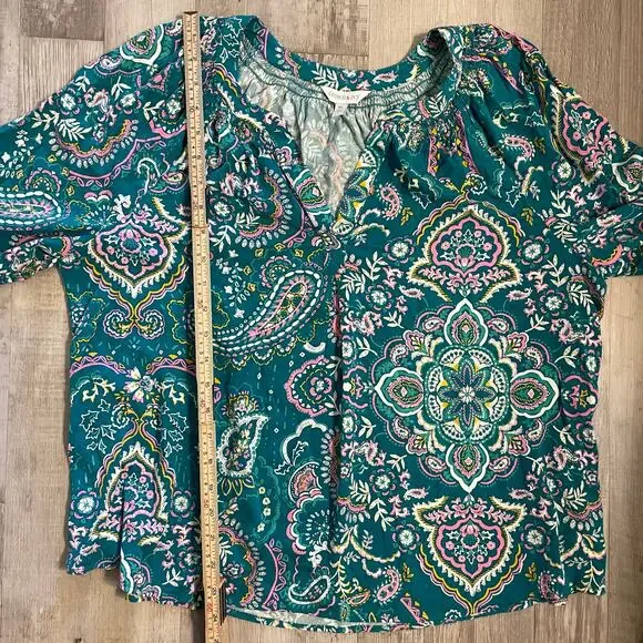 Crown & Ivy PL Paisley 3/4 Sleeve Peasant Top - Picture 7 of 11